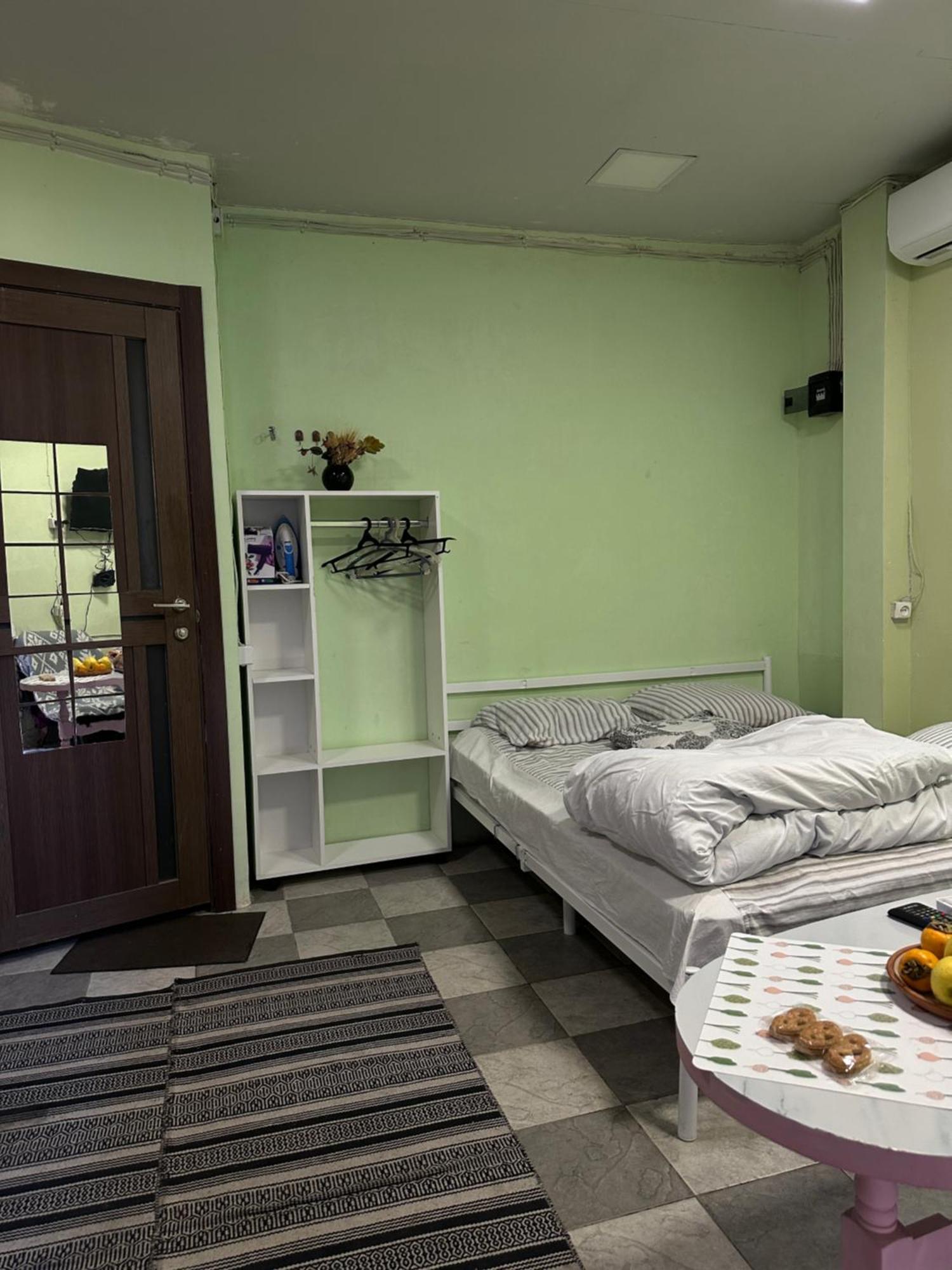 Vahe'S Family Guest House Front エレバン エクステリア 写真